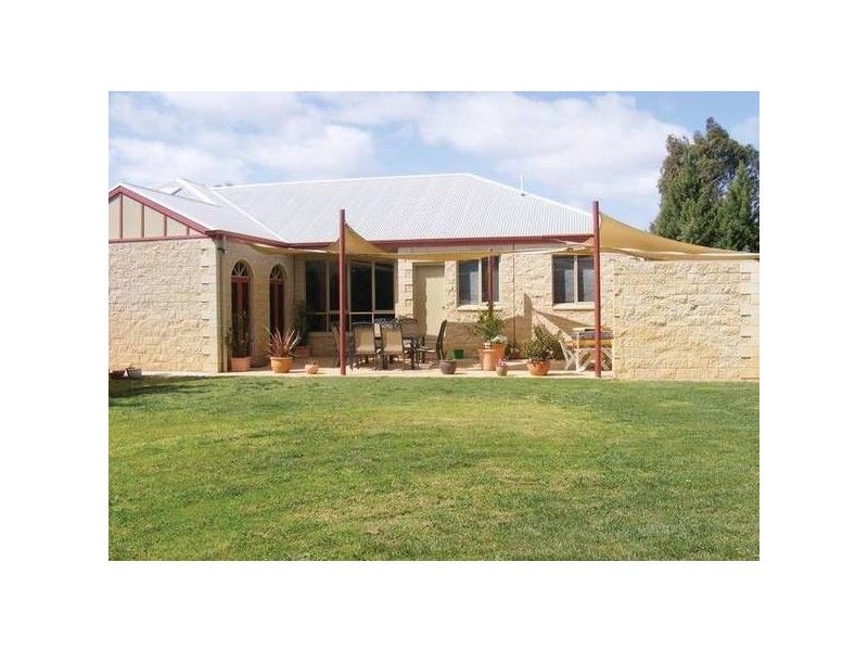 52 Schoeffel Drive, Echuca VIC 3564