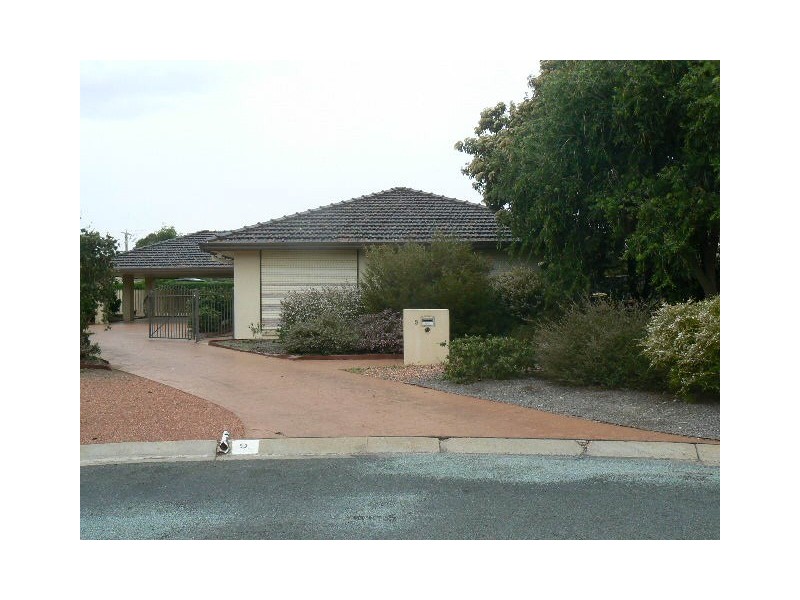 9 Ada Crt, Echuca VIC 3564