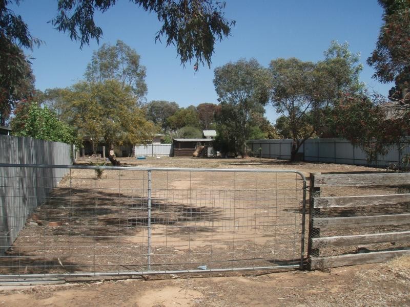2 Mathoura Street, Mathoura NSW 2710