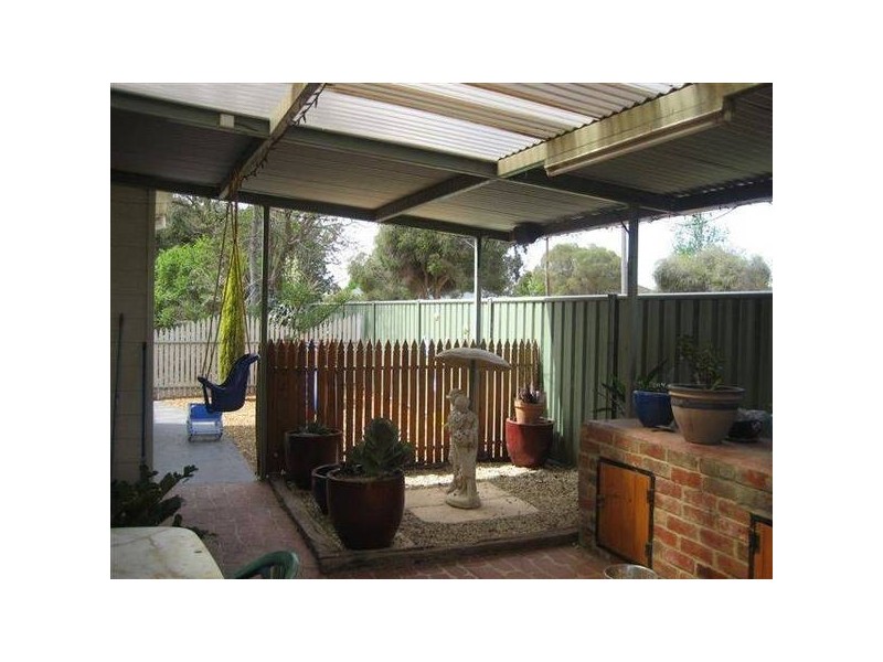 6 Edward Street, Rochester VIC 3561