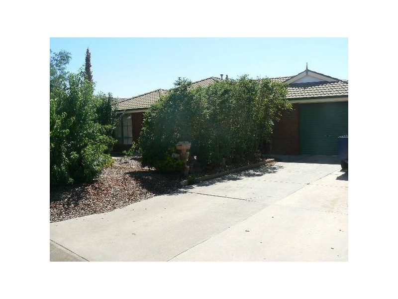 29 Genevieve Ave, Echuca VIC 3564