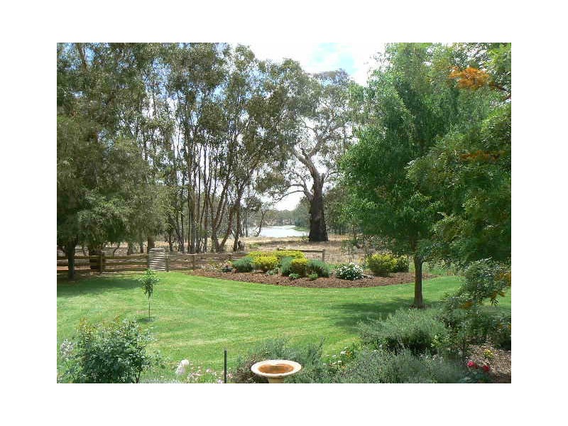68 Point Road, Echuca VIC 3564