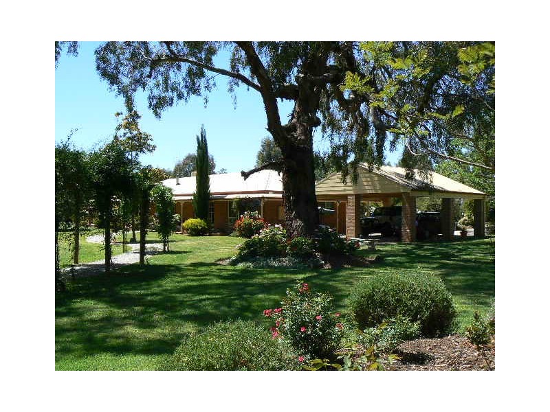 68 Point Road, Echuca VIC 3564