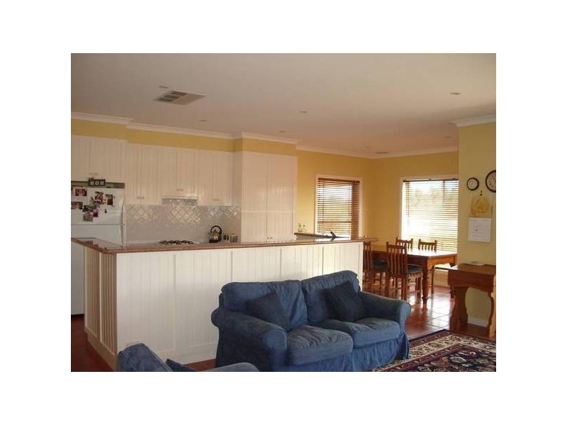 64 Chelsworth Drive, Echuca VIC 3564