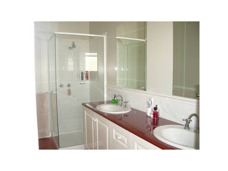 64 Chelsworth Drive, Echuca VIC 3564