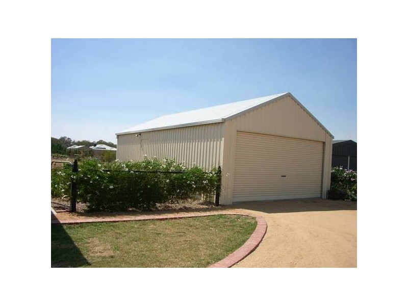 64 Chelsworth Drive, Echuca VIC 3564