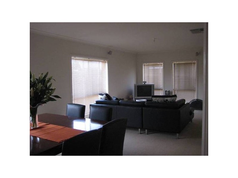 2/56 LAWSON DRIVE, Moama NSW 2731