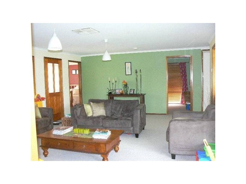 9 OSCAR PLACE, Echuca VIC 3564