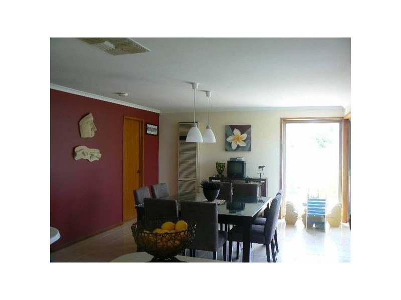 9 OSCAR PLACE, Echuca VIC 3564