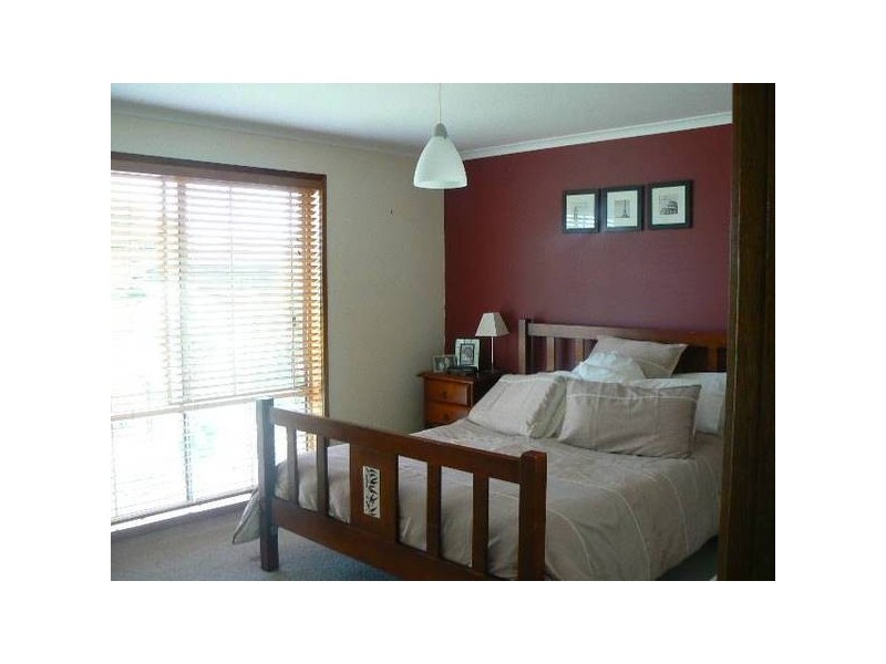 9 OSCAR PLACE, Echuca VIC 3564