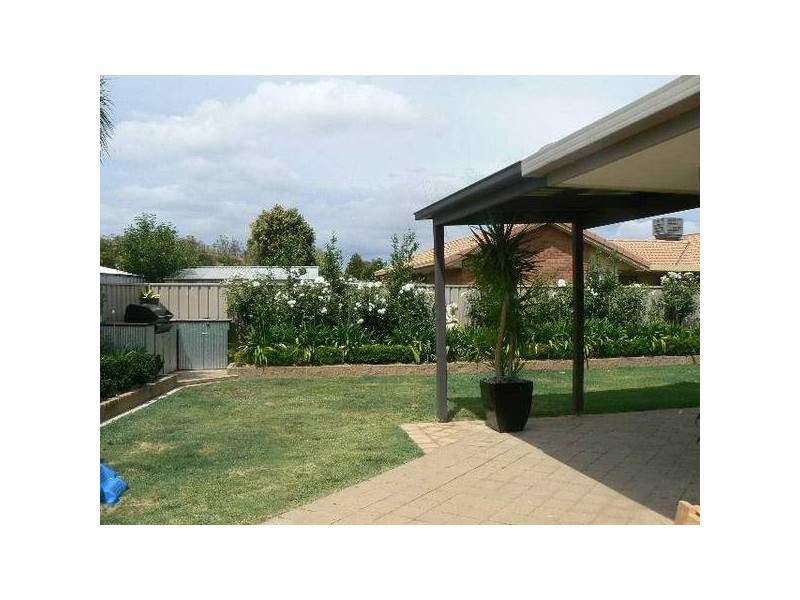 9 OSCAR PLACE, Echuca VIC 3564