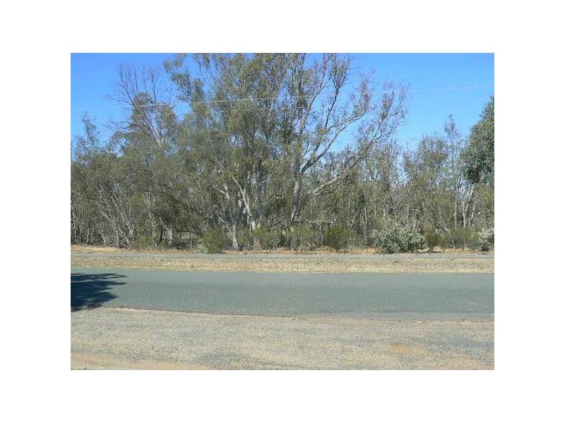 137 Capmaspe Esplanade, Echuca VIC 3564