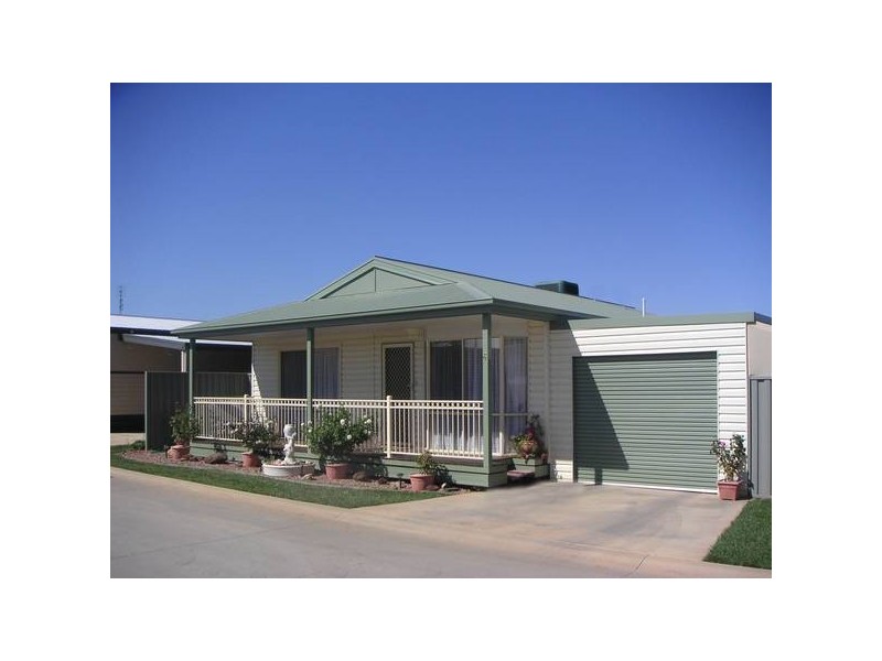 6 Swan Boulevard Cobb Haven, Moama NSW 2731