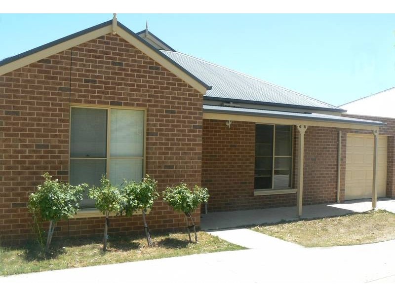 2/2 Echuca Street, Moama NSW 2731