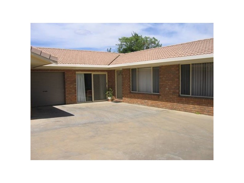 2/3 Chanter Street, Moama NSW 2731