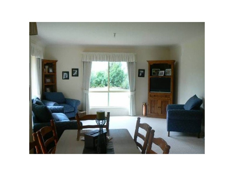 8 Winnima Ave, Moama NSW 2731