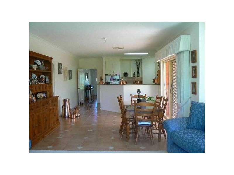 8 Winnima Ave, Moama NSW 2731