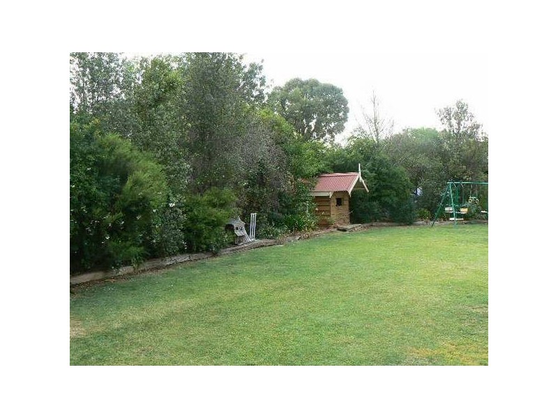 8 Winnima Ave, Moama NSW 2731