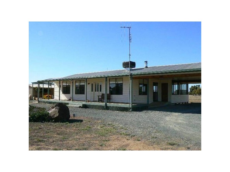 122 Hattwell Road, Echuca VIC 3564