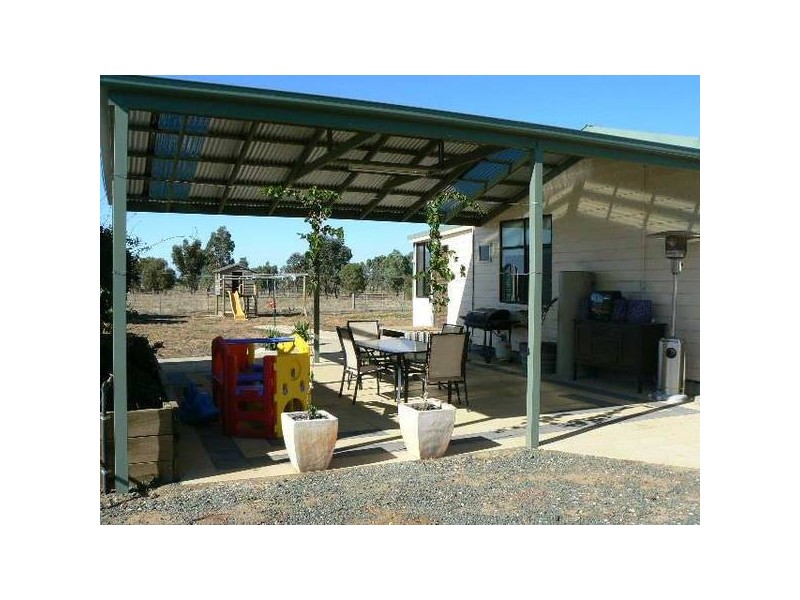 122 Hattwell Road, Echuca VIC 3564
