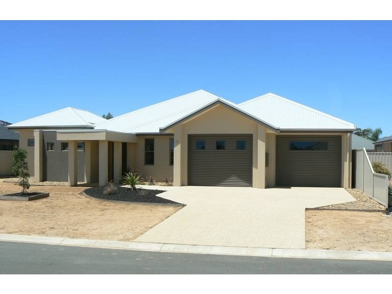 8 Antrim Court, Moama NSW 2731