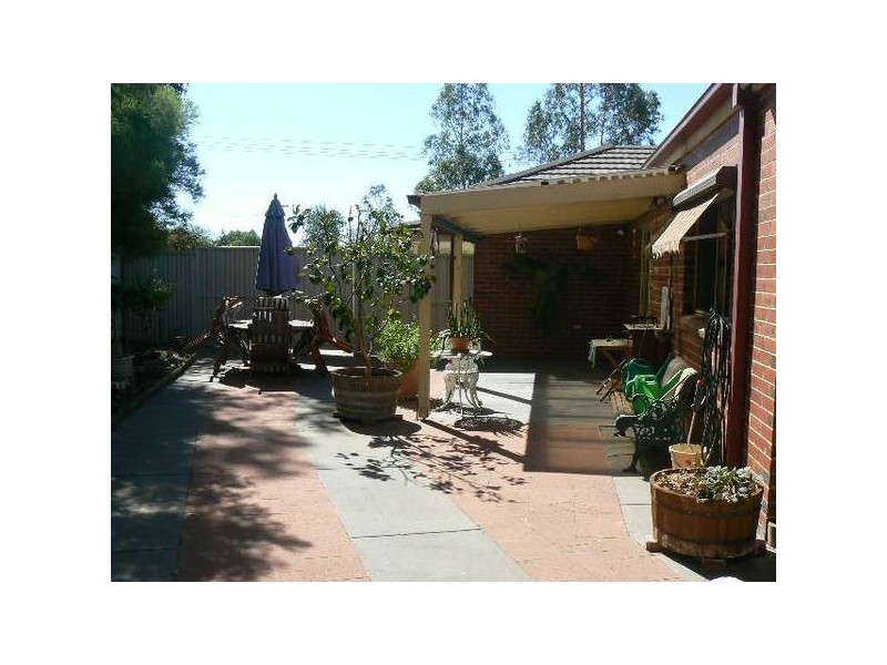 17 Snowden St, Echuca VIC 3564
