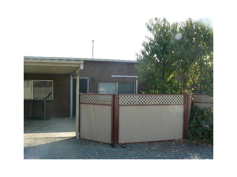 2/28 Premier st, Echuca VIC 3564