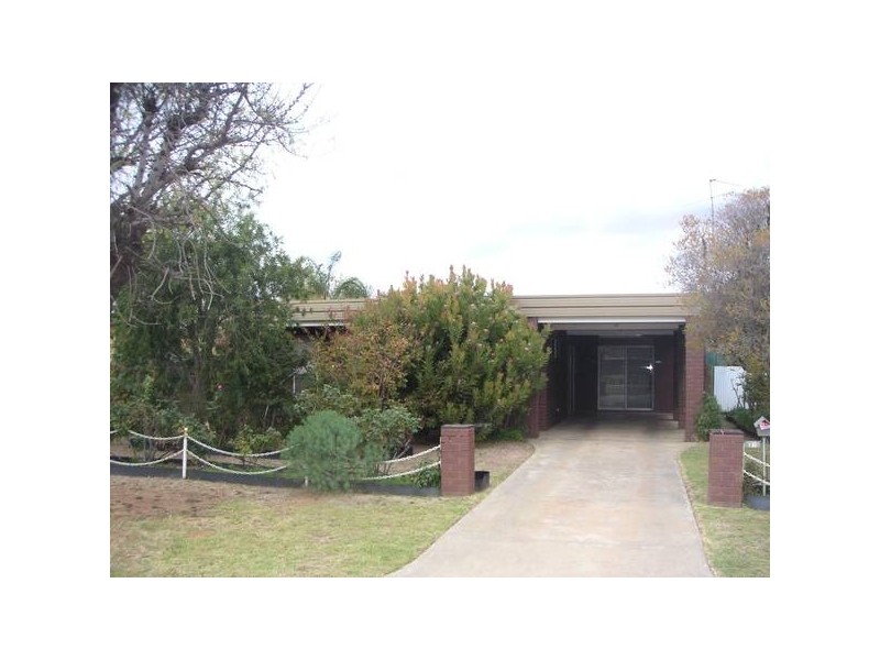 31 Regent Street, Moama NSW 2731