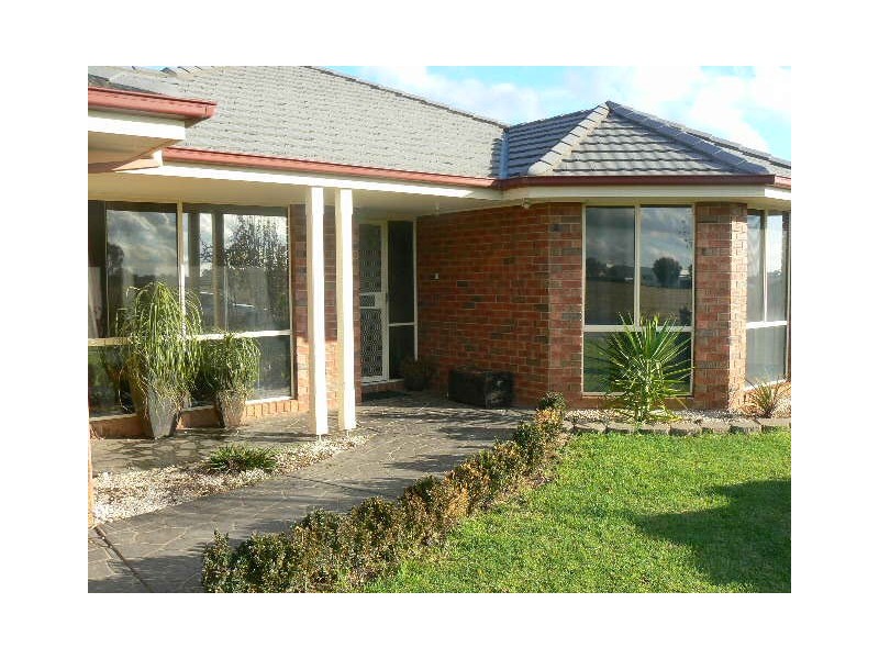 27 McSwains Rd, Echuca VIC 3564