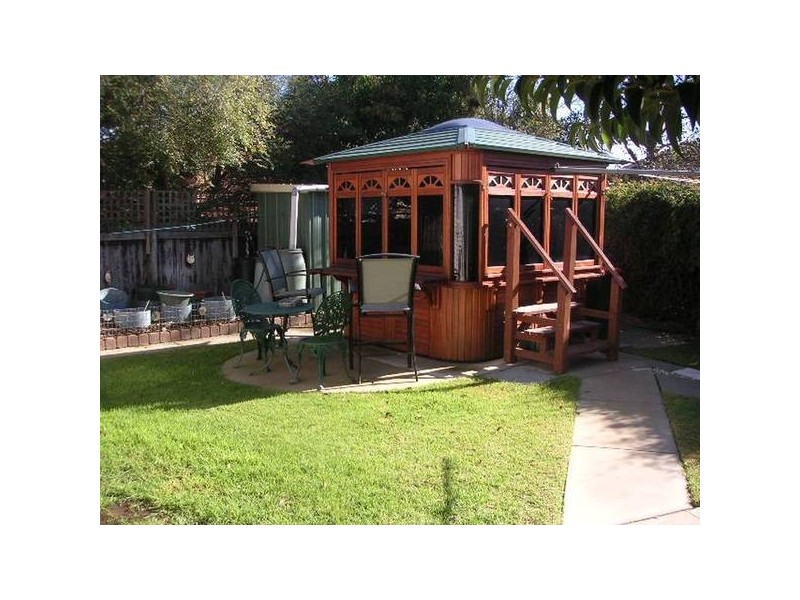 284 Ogilvie Avenue, Echuca VIC 3564