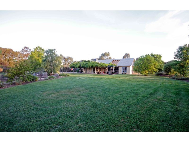 23 Stokes Ln, Echuca VIC 3564