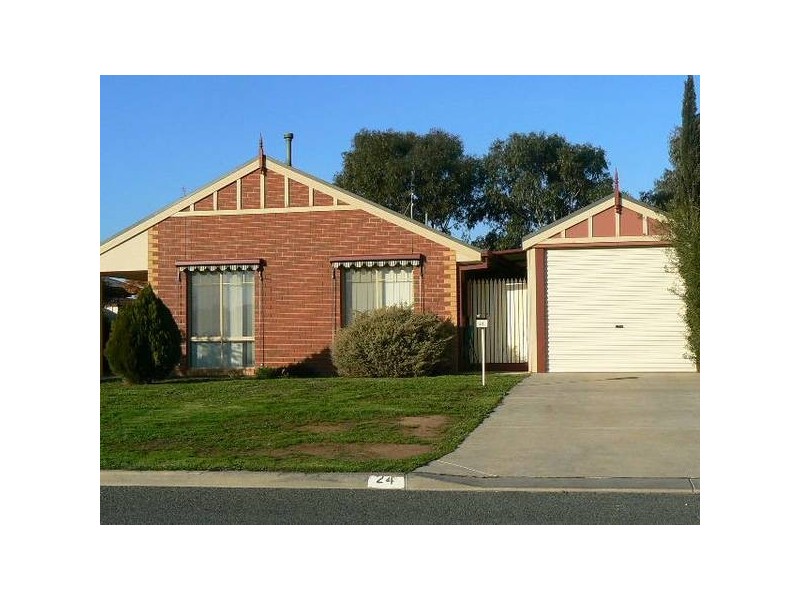 24 Bowen St, Echuca VIC 3564