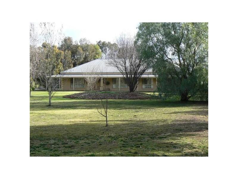 51 Murray Drive, Echuca VIC 3564