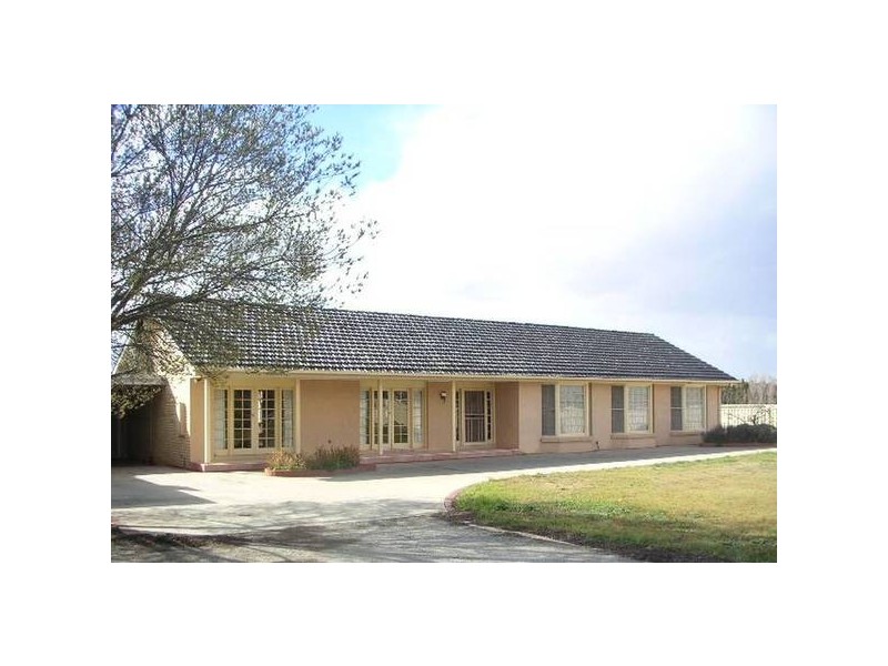 46 Ogilvie Avenue, Echuca VIC 3564