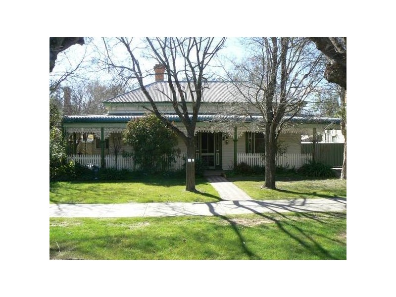 18 Dickson Street, Echuca VIC 3564