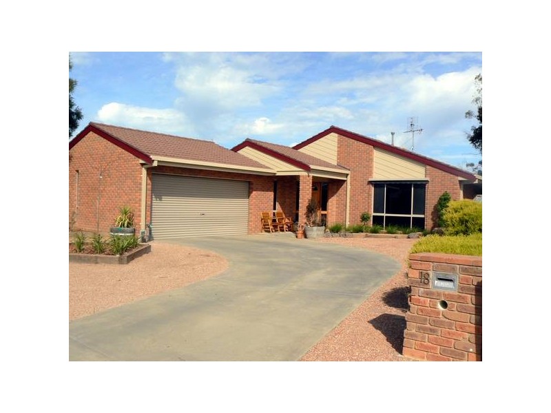 18 Kooyong Court, Echuca VIC 3564