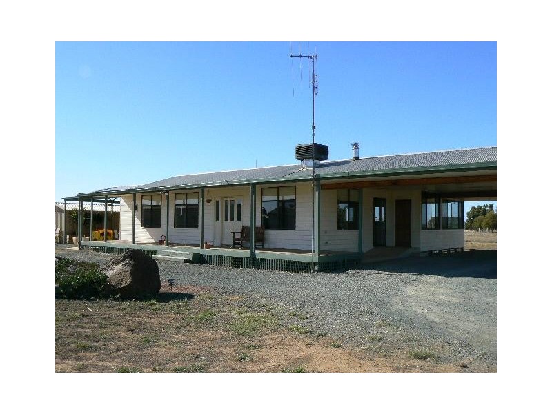 122 Hattwell Rd, Echuca VIC 3564