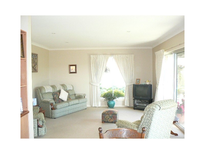 34 GENEVIEVE AVE, Echuca VIC 3564