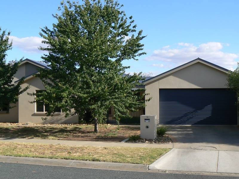16 Olivia Drive, Moama NSW 2731