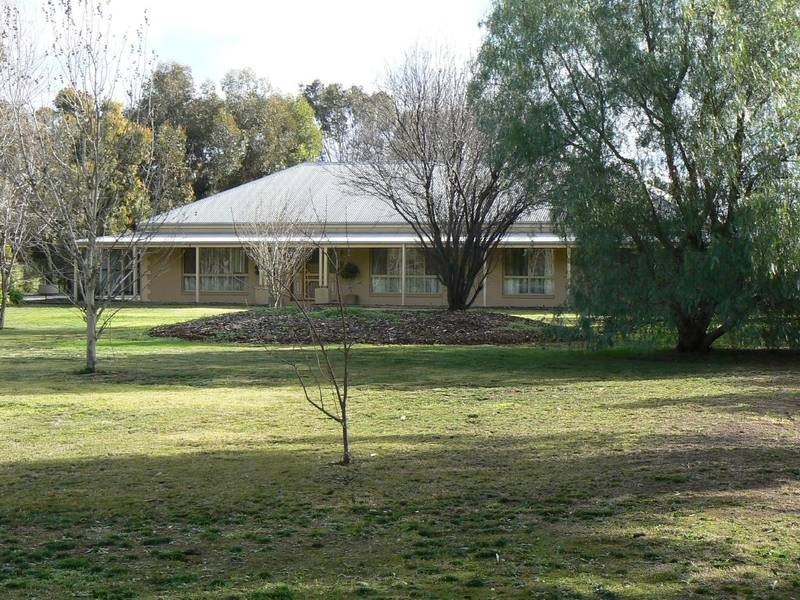 51 Murray Drive, Echuca VIC 3564