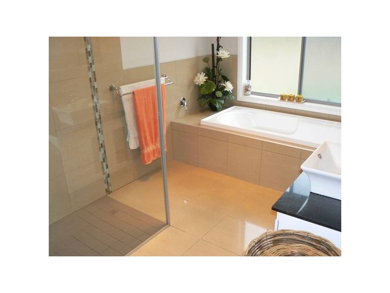 12 Hollara Drive, Moama NSW 2731