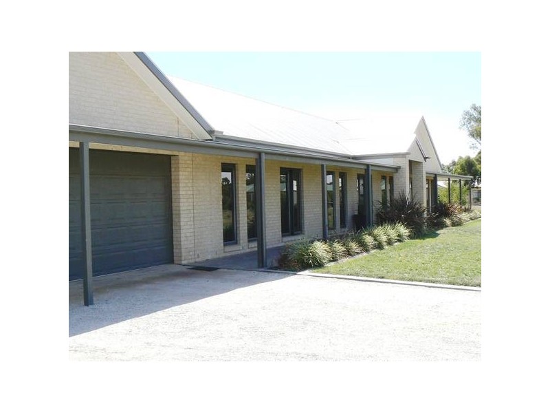 9 Silvergums Place, Moama NSW 2731