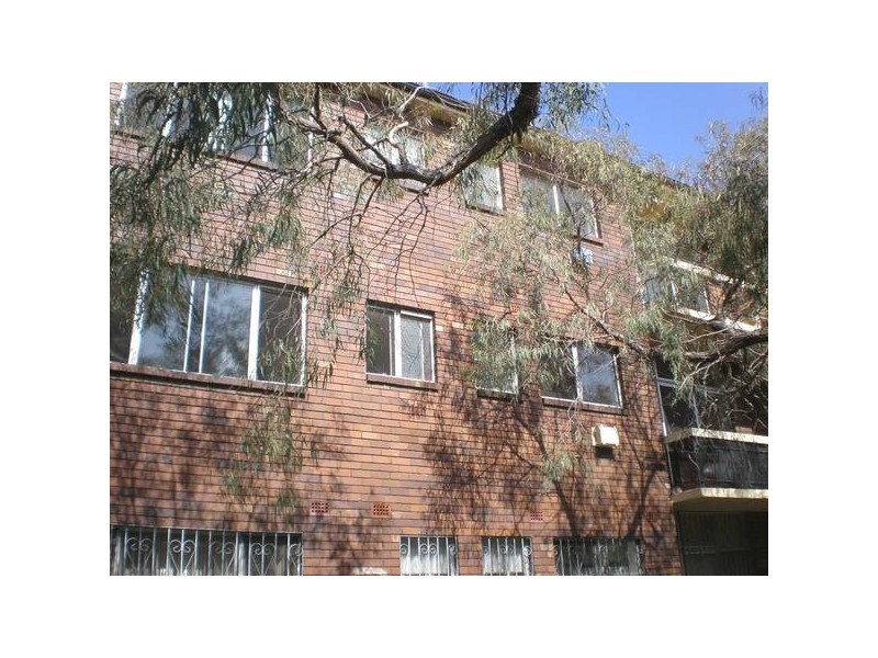 32 BARBER AVE, Eastlakes NSW 2018