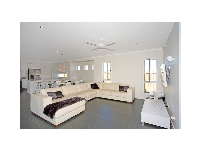 33 Casuarina Way, Casuarina NSW 2487
