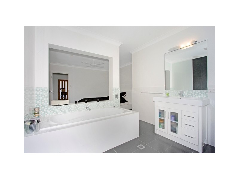 33 Casuarina Way, Casuarina NSW 2487