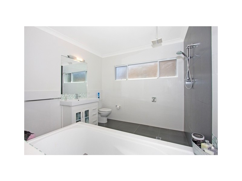 33 Casuarina Way, Casuarina NSW 2487