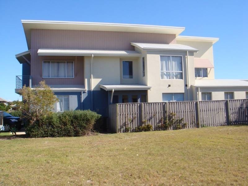 2/11 Coogera Lane, Casuarina NSW 2487