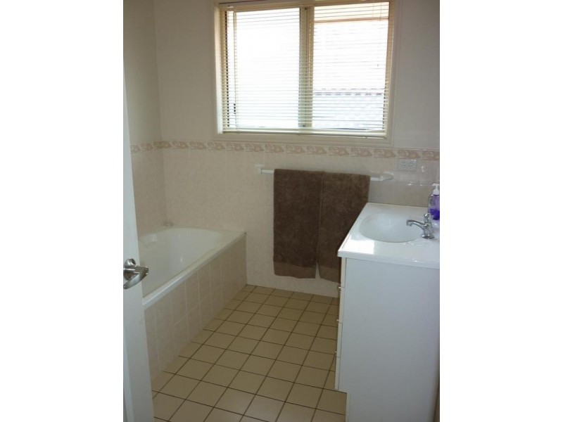 80 Lochlomond Drive, Banora Point NSW 2486