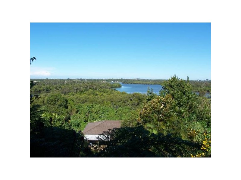 79 Bimbadeen Drive, Banora Point NSW 2486