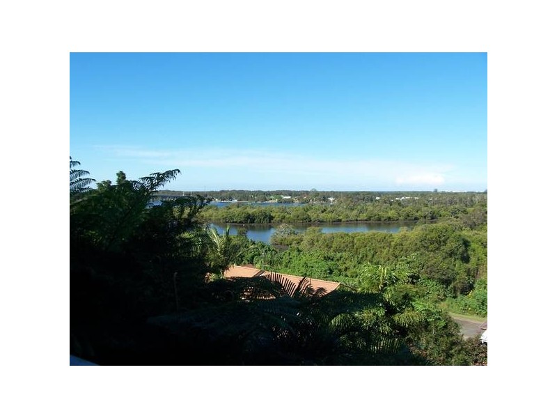 79 Bimbadeen Drive, Banora Point NSW 2486